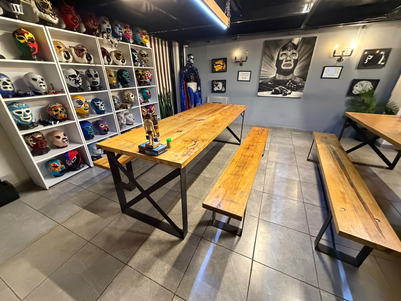 Estación de trabajo del estudio Regina Tattoo